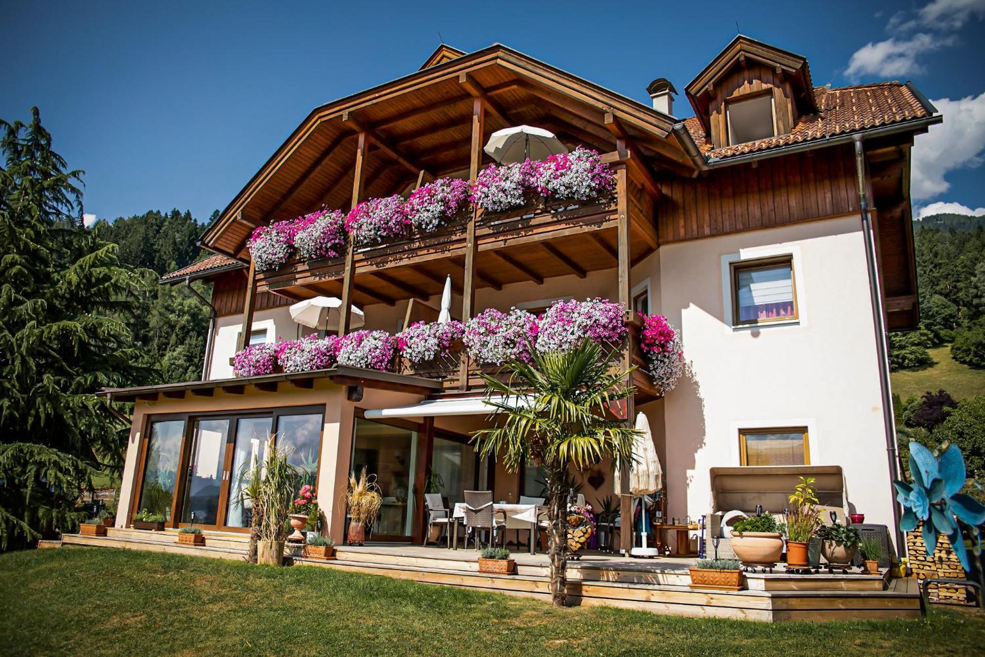 Ferienwohnungen Fischerhaus - Direkt Am See Millstatt Ngoại thất bức ảnh
