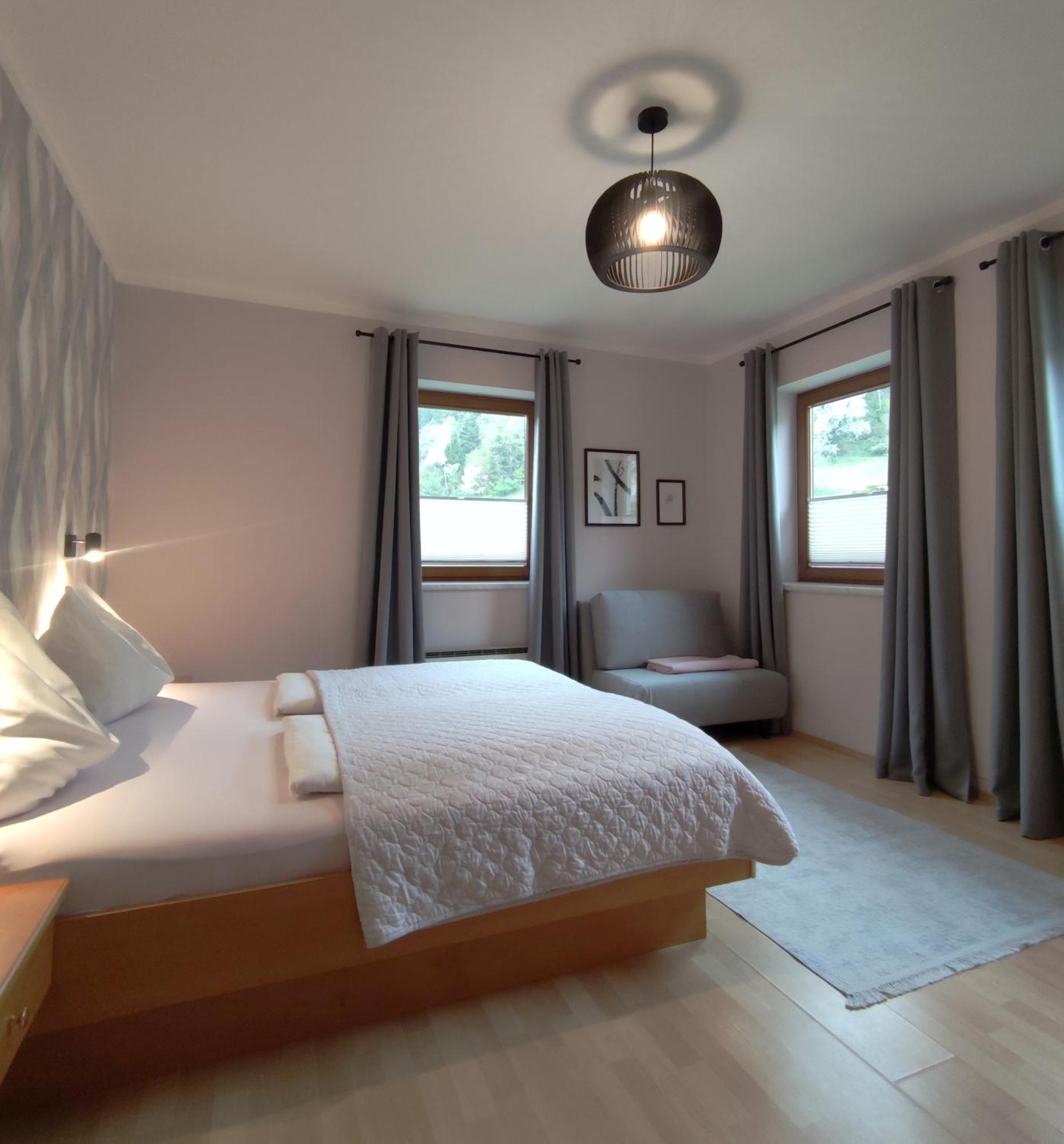 Ferienwohnungen Fischerhaus - Direkt Am See Millstatt Ngoại thất bức ảnh