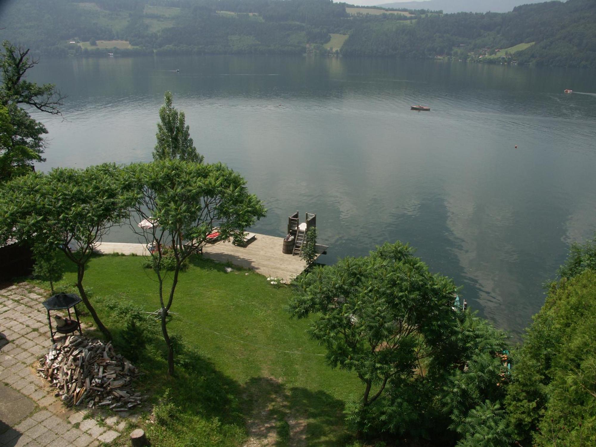 Ferienwohnungen Fischerhaus - Direkt Am See Millstatt Ngoại thất bức ảnh