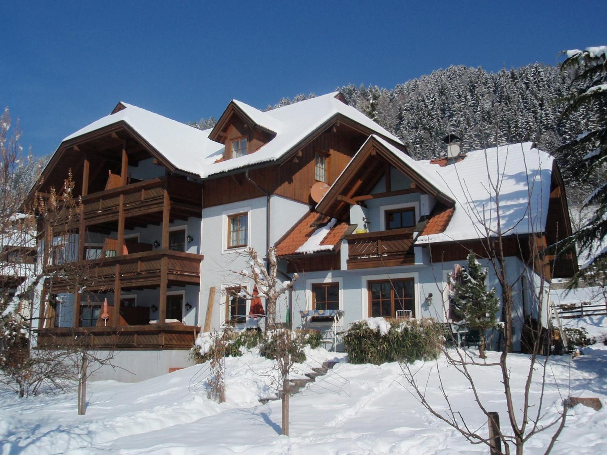 Ferienwohnungen Fischerhaus - Direkt Am See Millstatt Ngoại thất bức ảnh